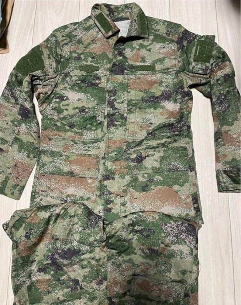 中国軍 中国人民解放軍 21式 星空林地迷彩 作戦服 戦闘服 帽子 セット