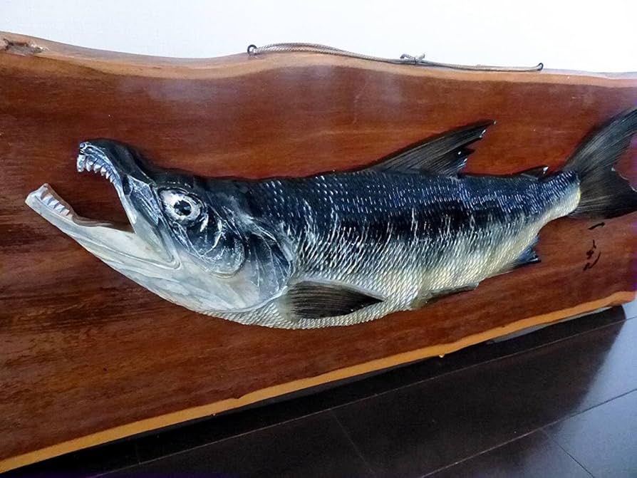 Amazon.co.jp: 一光作鮭彫刻壁掛け天然木彫り伝統工芸品サケさけ魚