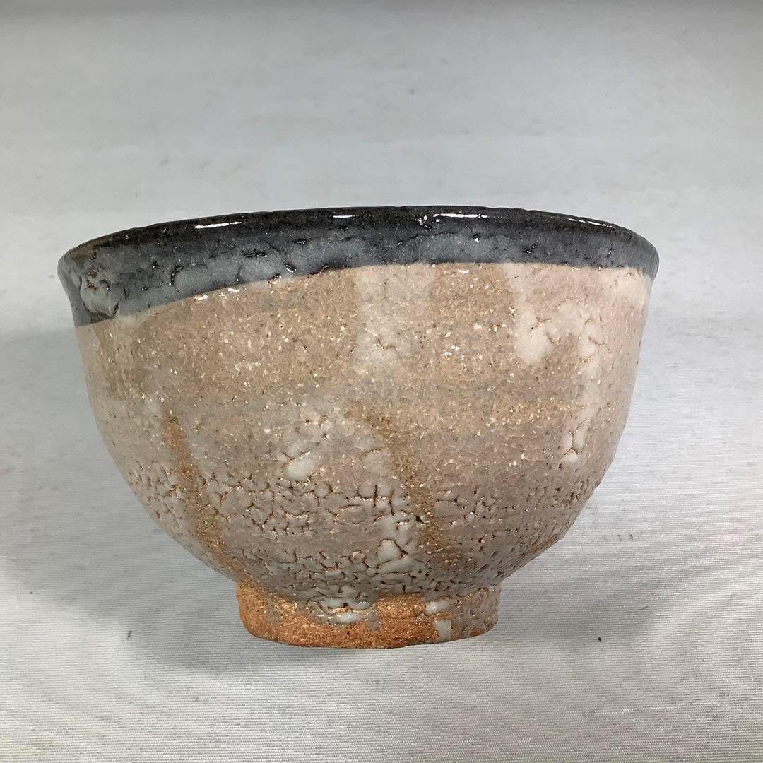 最強の赤楽茶碗??蔵から出て来たミリタリーの様な凄い赤楽茶碗、古美術