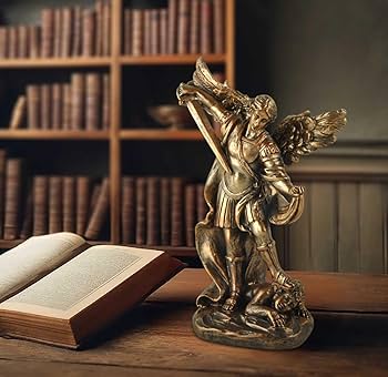 主を賛美する盾を持ち、跪く大天使ミカエル レジン製モデル 中古 Mイ