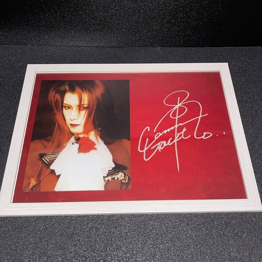 Amazon.co.jp: Gackt サインプリント入りミニポスターA 額入りMALICE