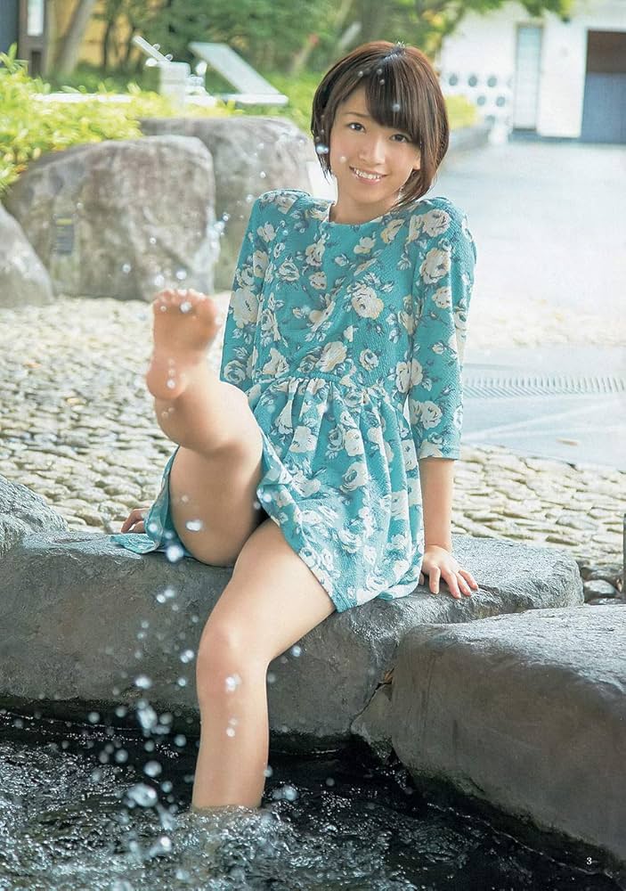 橋本奈々未 26枚セット Amazon.co.jp: 橋本奈々未 2013 September 赤