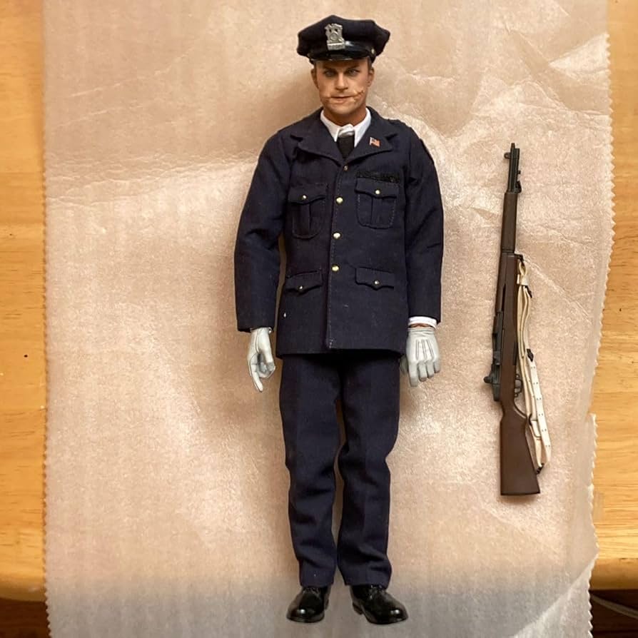 Amazon.co.jp: ホットトイズ フィギュア 警官 ジョーカー ダークナイト