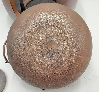 Amazon.co.jp: 唐金 面取り道安風炉 釜 五徳のセット 箱無し 茶道具