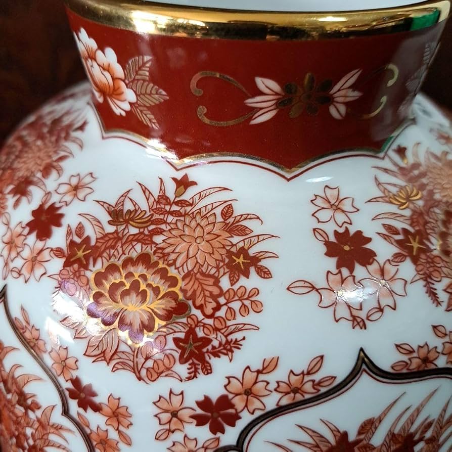 赤地の花柄陶器装飾品 赤地の花柄陶器装飾品