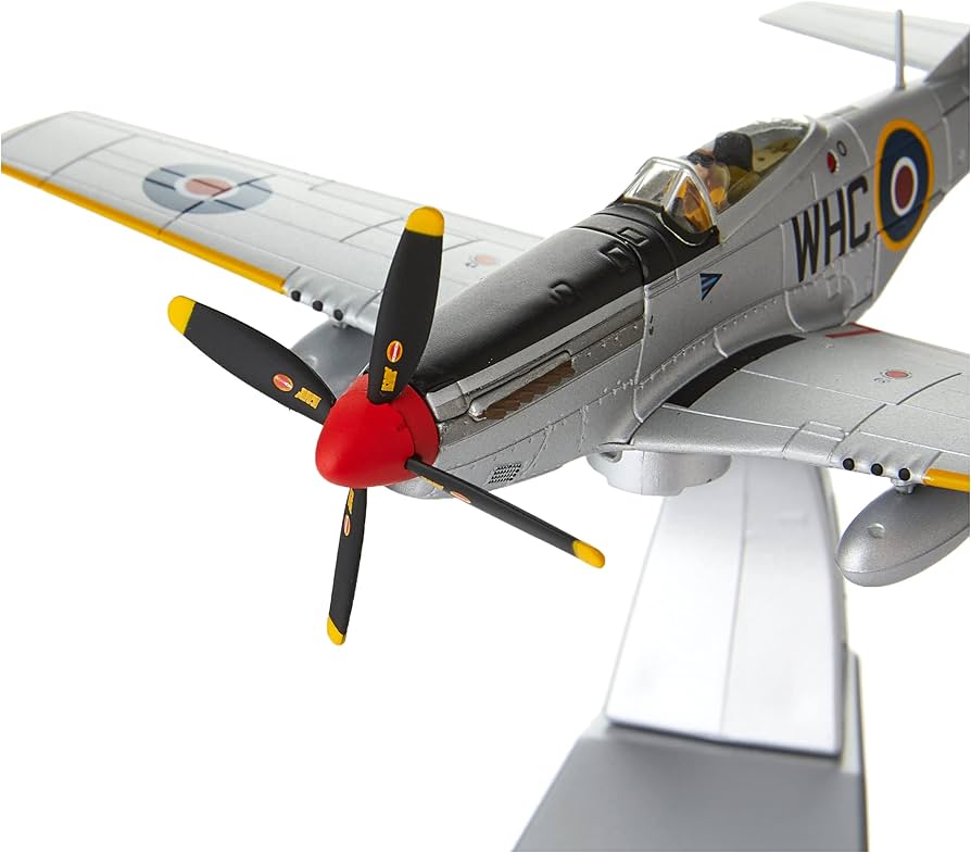 Amazon.com: Corgi North American Mustang MK IV 1:72 Diecast