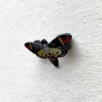 Amazon.co.jp: 羊たちの沈黙 蛾 メンガタスズメ ドクロピンバッジ