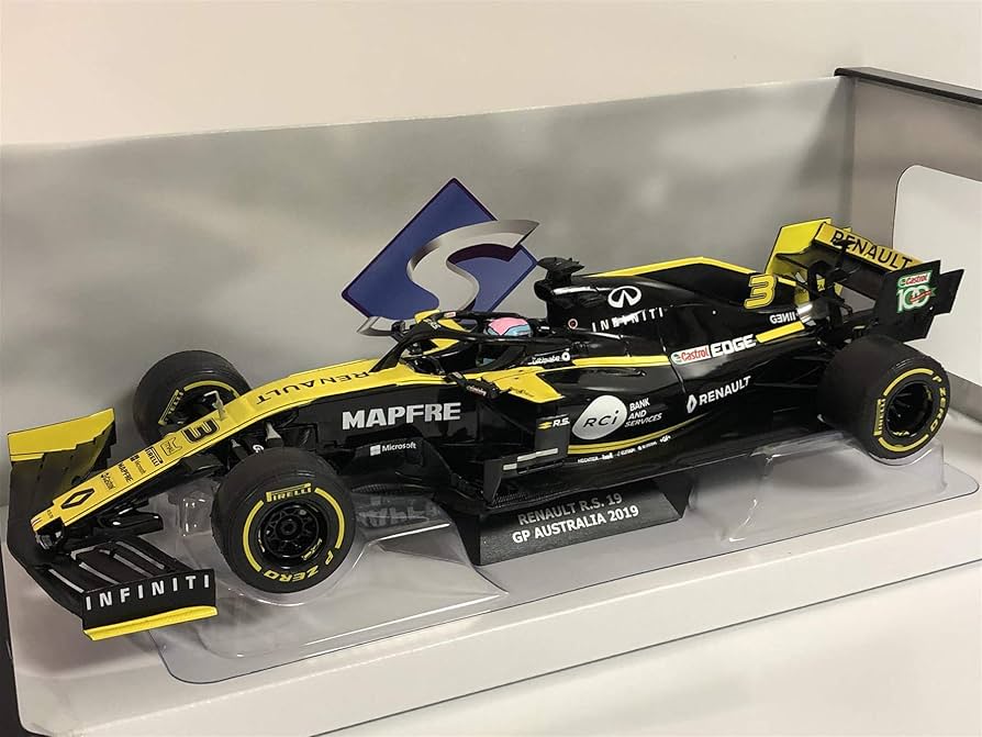 Renault F1カー 1/18 スケール Renault F1カー ミニカー 1:18スケール