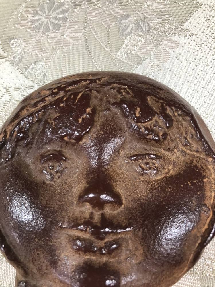 佐藤忠良 地の少女 1978年 ペーパーウェイト レリーフ 文鎮 鉄製 約8.5cm×