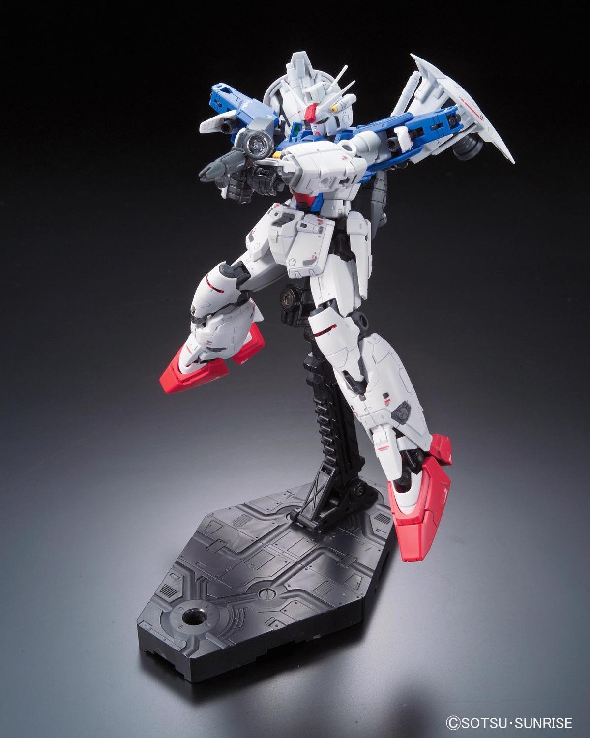 Amazon.com: Bandai Hobby RG#13 RX-78 GP01 Gundam GP-01Fb : Arts
