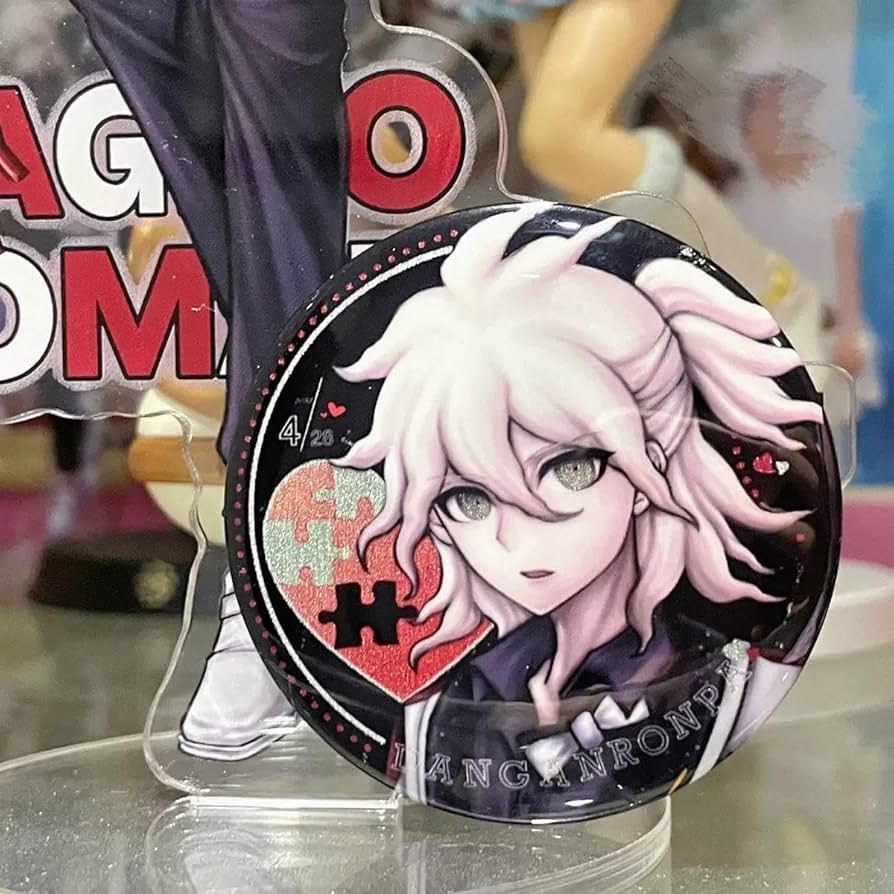 ダンガンロンパ エビテン 遺影 アクリル バッジ 狛枝 凪斗 Amazon.co