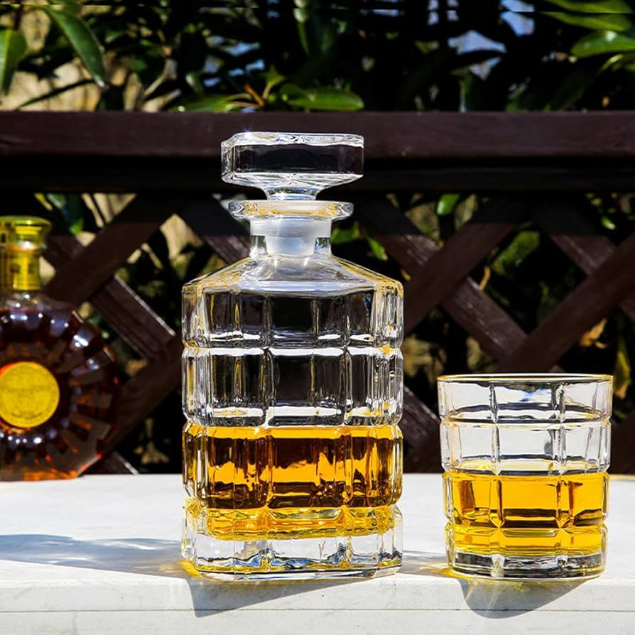 Amazon｜ウイスキー デキャンタ クリスタル,透明ガラスウイスキー