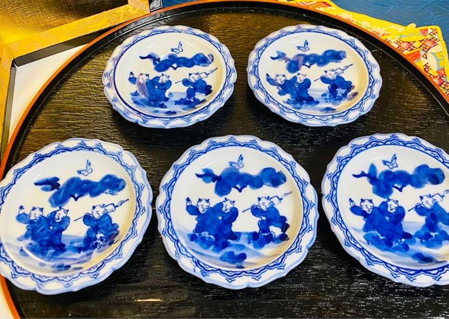 Amazon.co.jp: 鍋島焼 丸皿 銘々皿 骨董 唐子 染付 印判 5枚 : おもちゃ