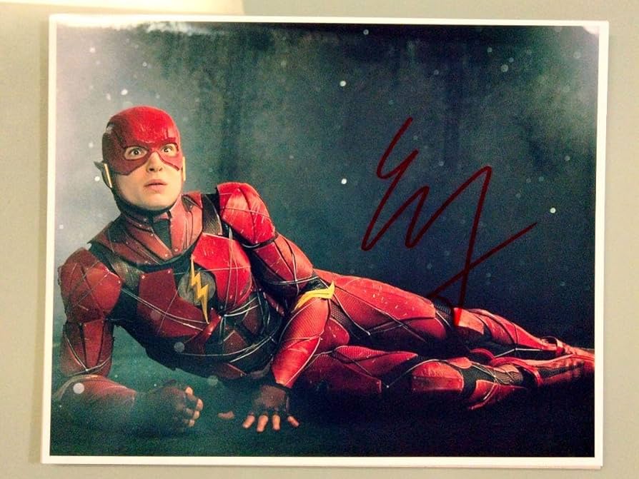 直筆サイン入り写真 エズラ・ミラー 俳優 バリー・アレン SA鑑定済