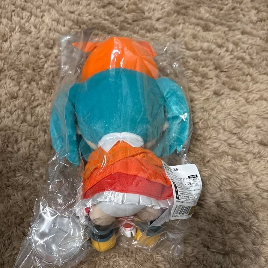 GIFT ぬいぐるみ 憑物語 斧乃木余接 化物語 特典缶バッジ付き Amazon.co.