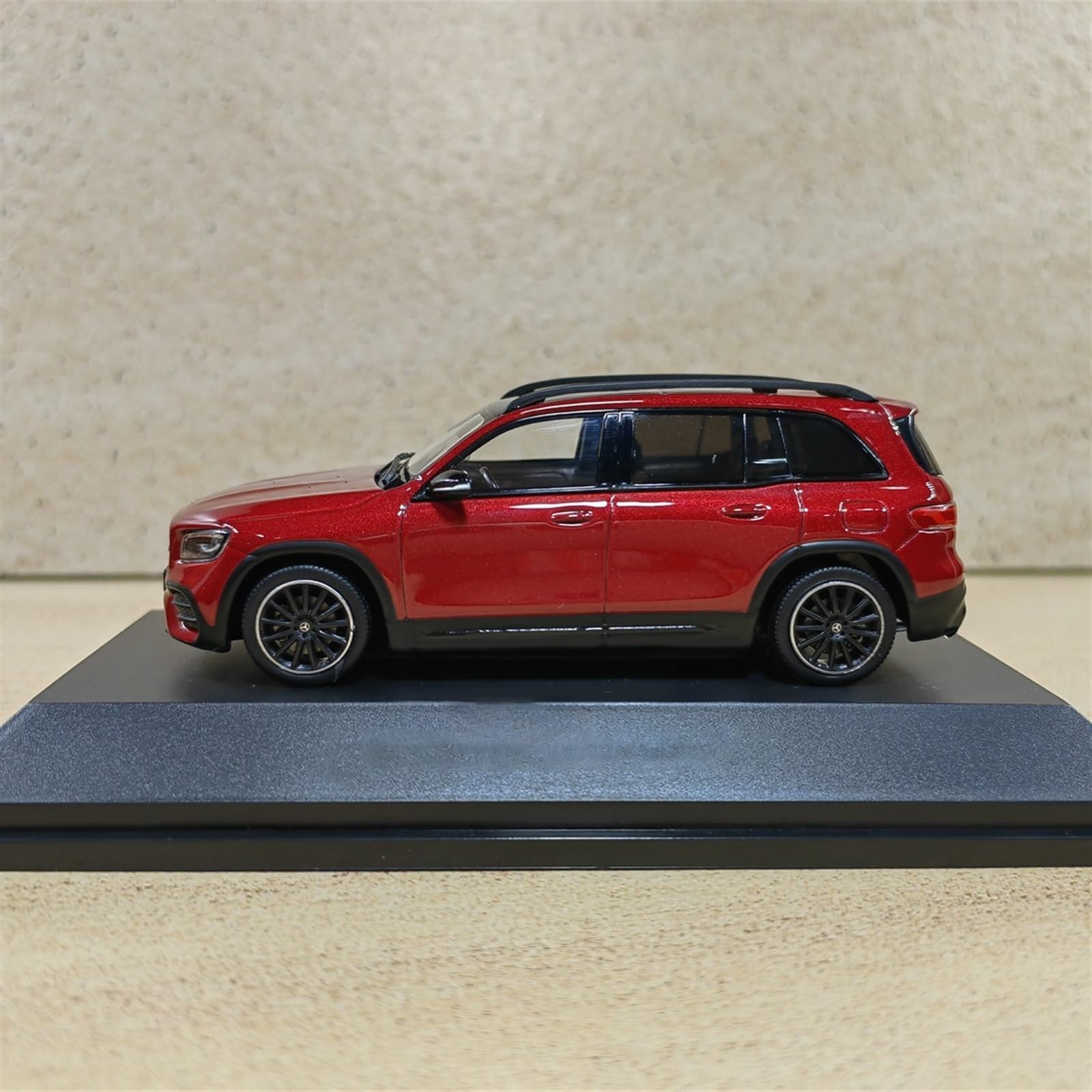 Amazon.co.jp: モデルカーのおもちゃ 1:43 メルセデス · ベンツ GLB