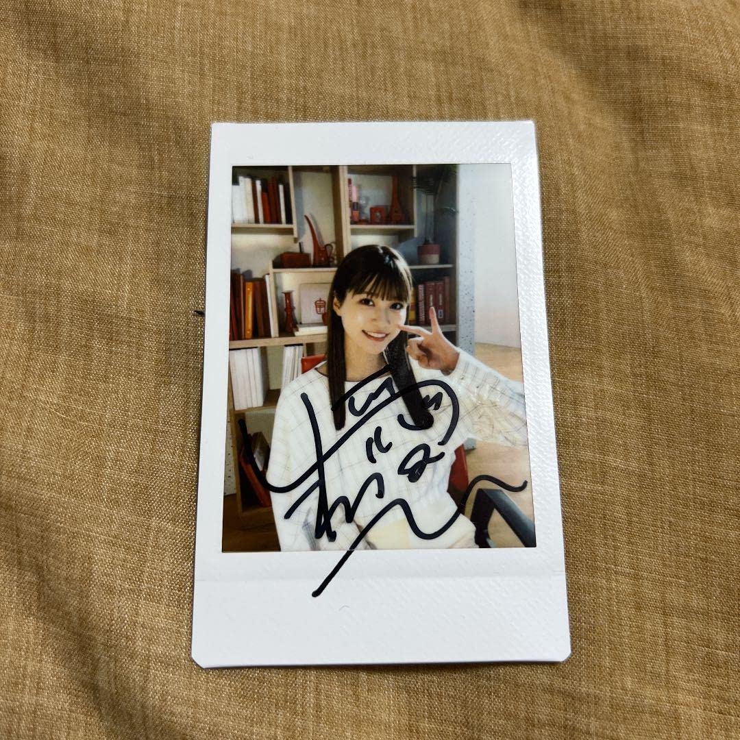 生見愛瑠 めるる 直筆サイン入り チェキ ポラロイド 旧サイン 生見愛