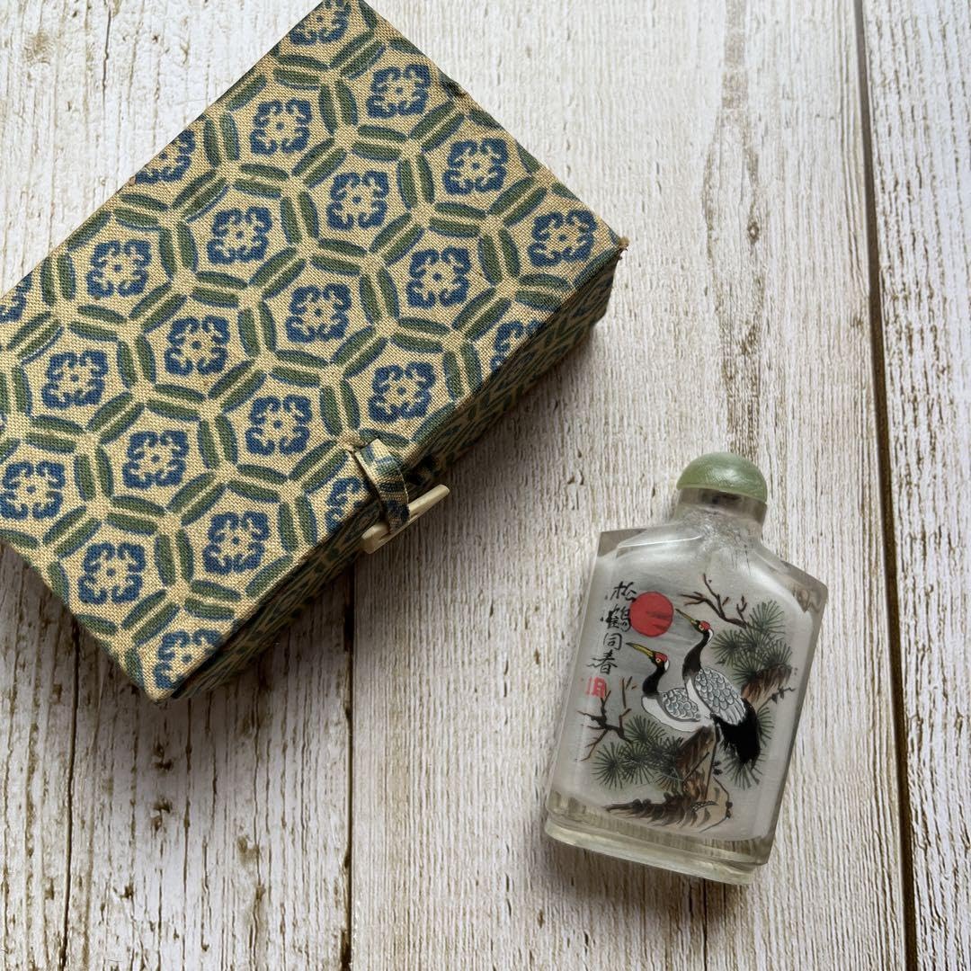 ♢中国 古玩 群蝶図 ガラス絵 化粧入 蓋付き瓶 壺 化粧道具 鼻煙壺