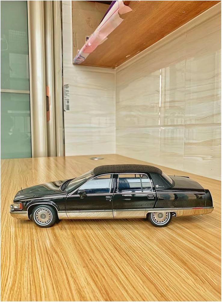 Amazon | ミニカー キャデラック フリートウッド 1:18 ヴィンテージ