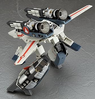 Amazon.co.jp: 1/60 マクロス 完全変形 VF-1J 一条輝機 with スーパー