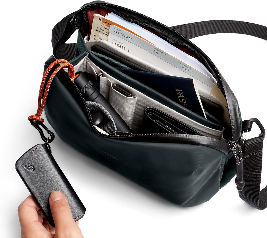 旅行かばん・小分けバッグ [Bellroy] Leather Travel Wallet Bellroy