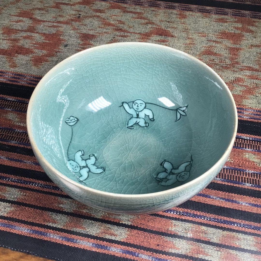 美しい古美術◇蔵の奥から謎めいた黄金に輝く美しい抹茶茶碗が出て来