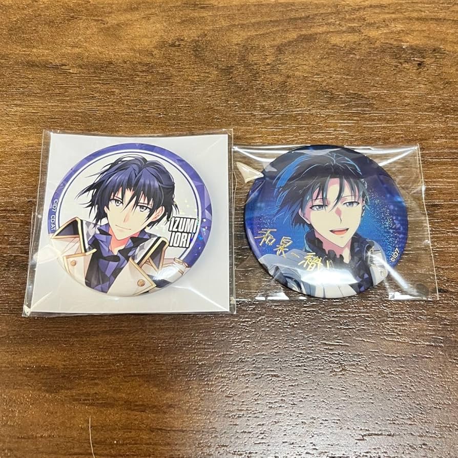 アイナナ 和泉一織ブラホワ缶バッジBLACK or WHITE 2022