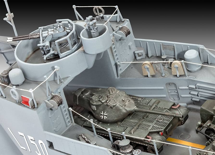 Amazon | ドイツレベル 1/144 ドイツ LSM Eidechse-Klasse プラモデル