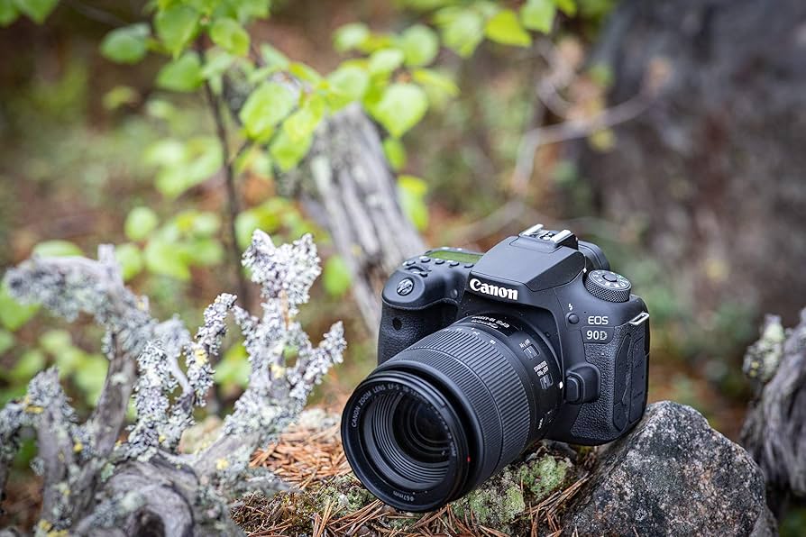 Canon EOS 90D + EF-S 18-135 mm f/3.5-5.6 é USM preta | Amazon.com.br