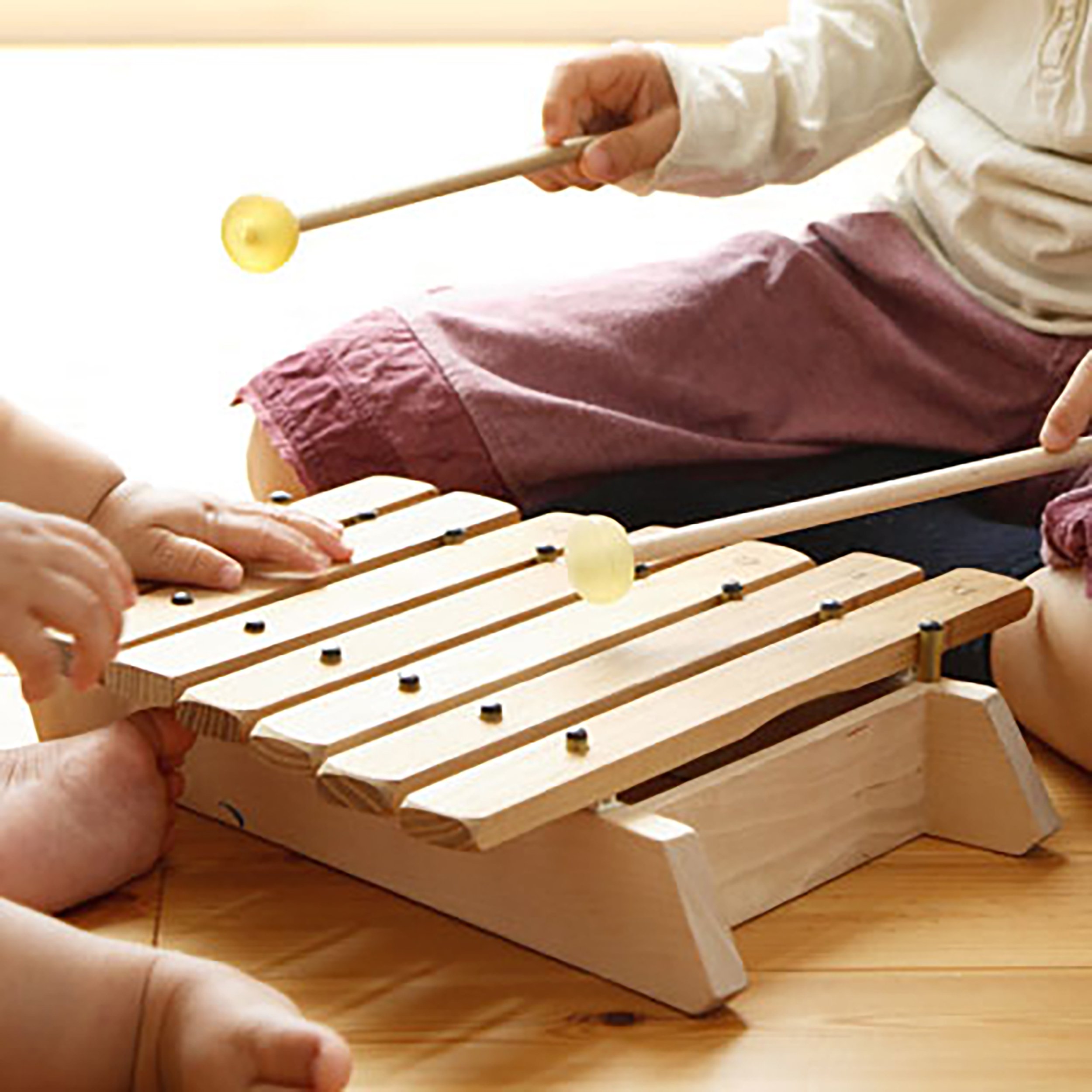 アウリスリィラ（ペンタトーン式七弦楽器） スウェーデン製