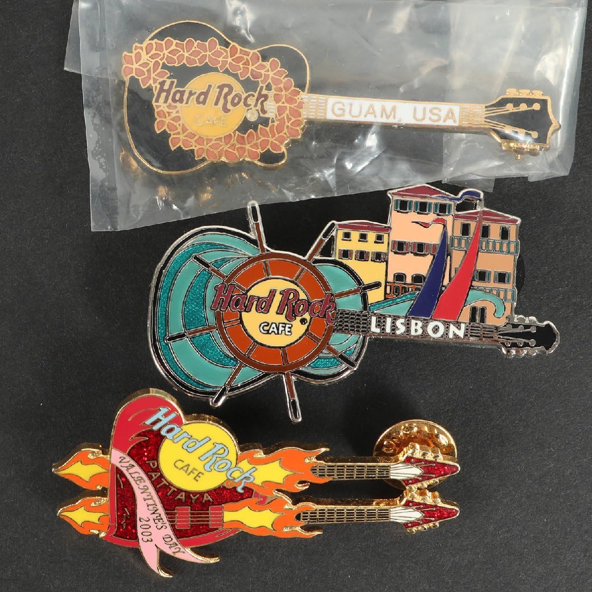 ハードロックカフェ福岡 6thアニバーサリー キッスパズルピンバッジ