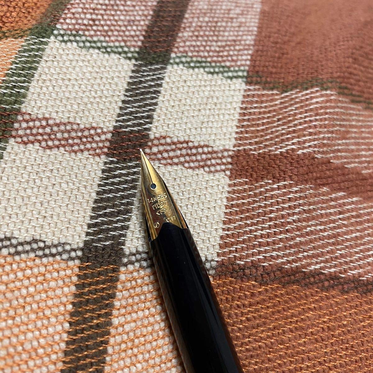 廃盤 新品 14金 パイロット DP-500 デスクペン 赤 F 細字 14k 廃盤