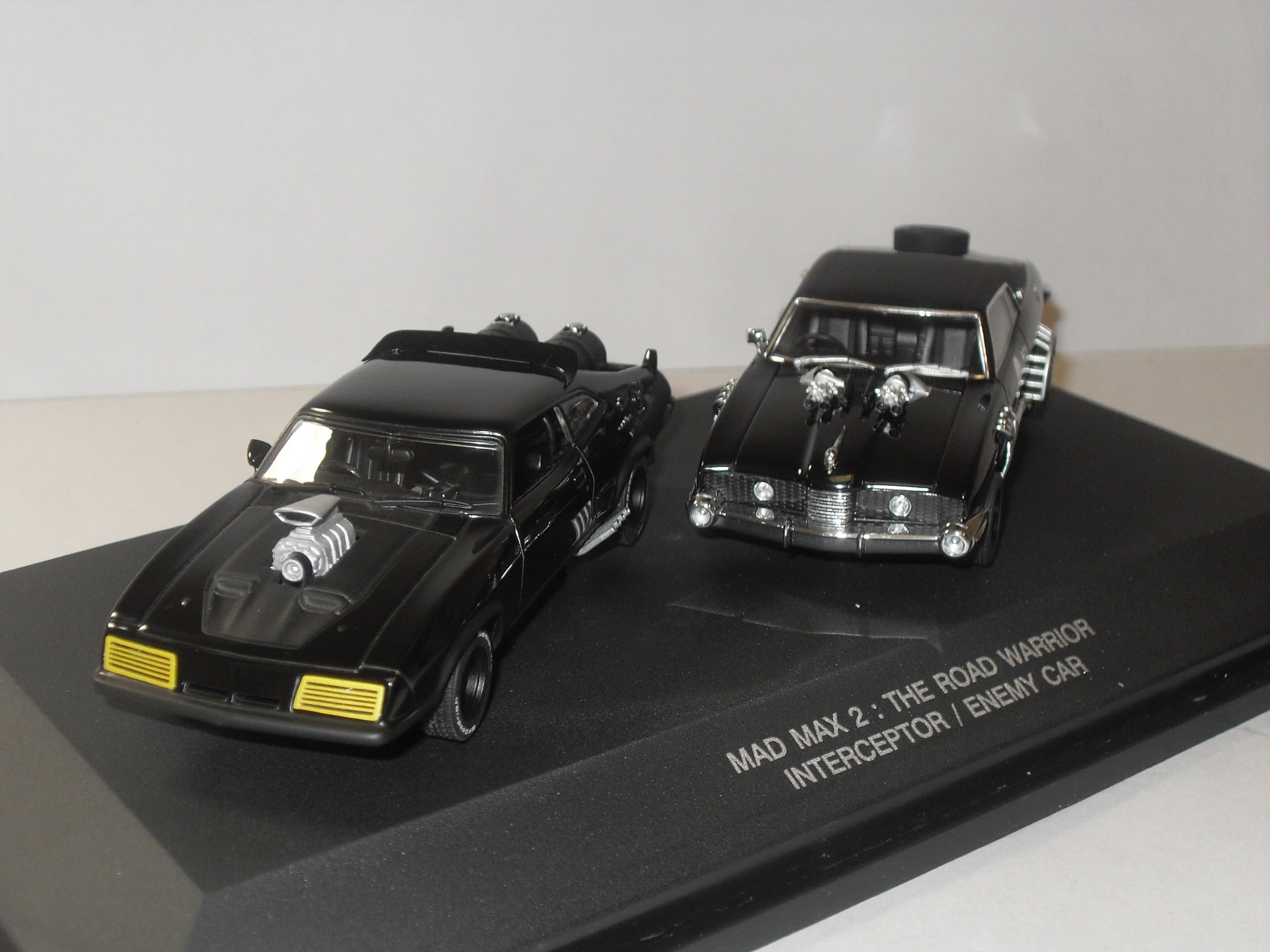 Amazon.co.jp: AUTOart 1/43 マッドマックス 2 ザ・ロードウォリアー