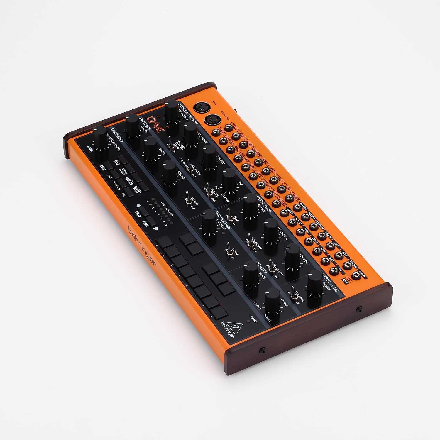 Behringer Crave セミモジュラーシンセ