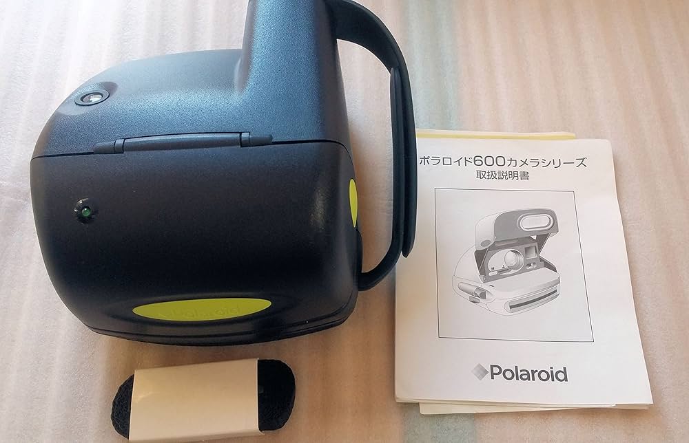 Amazon | Polaroid 600 CAMERA | インスタントカメラ 通販