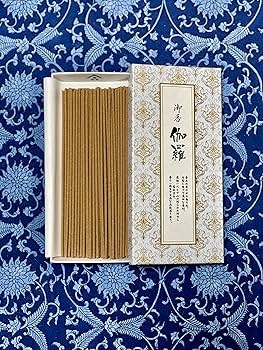 Amazon.co.jp: 御香 伽羅 香木沈香の中の極上品 非常に希少で高価な香