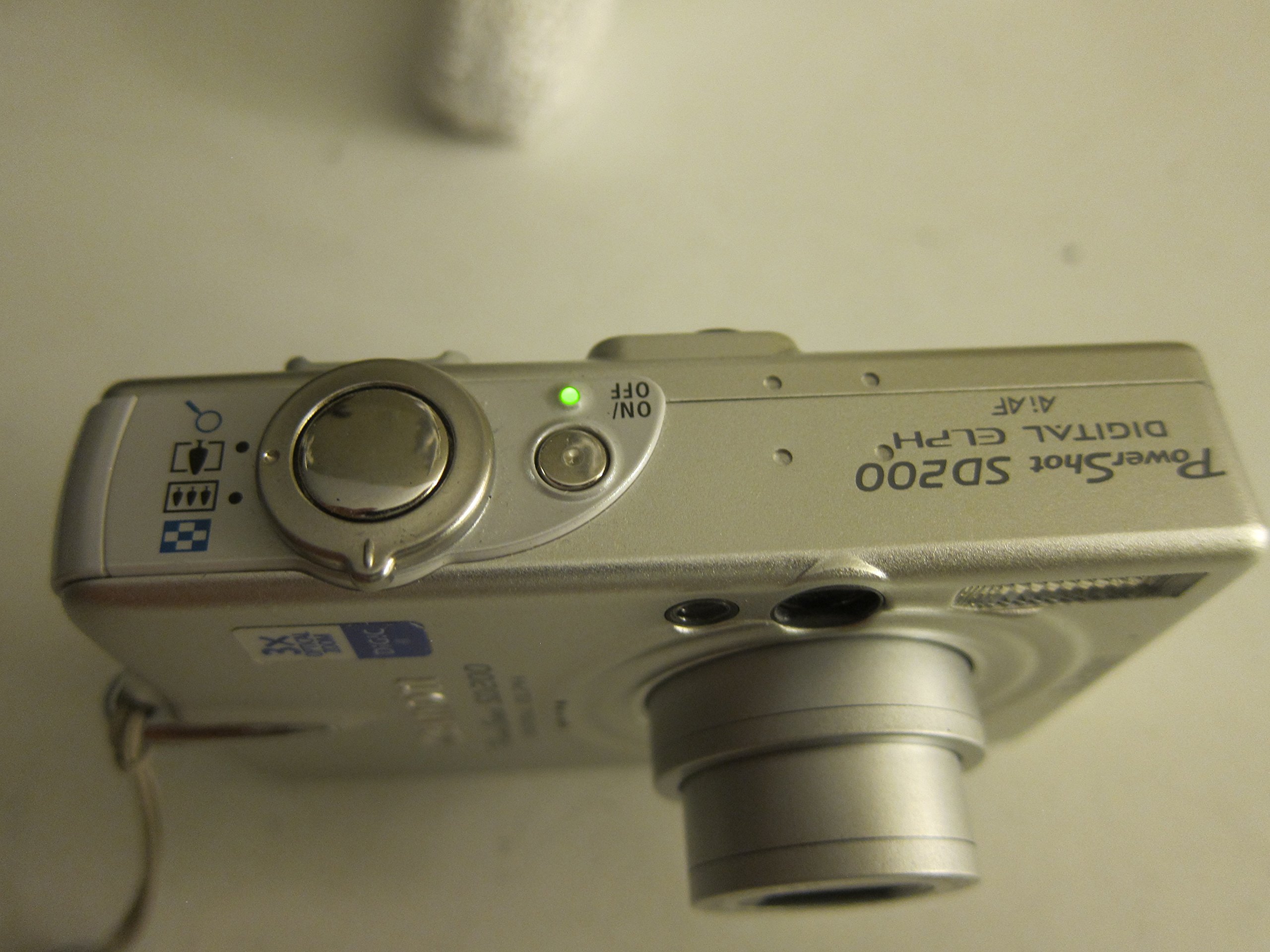 Amazon.com : Canon Powershot SD200 3.2MP Digital Elph Camera with