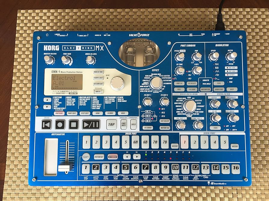 Amazon | KORG コルグ DJ ダンス・ミュージック用 シーケンサー内蔵