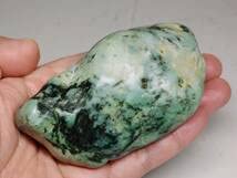 Amazon.co.jp: 親不知 395g 翡翠 原石 ヒスイ 鉱物 鑑賞石 糸魚川 水石