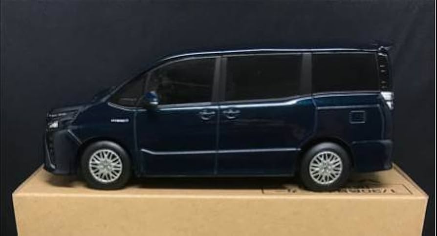 Amazon | トヨタ 1/30 新型 ヴォクシー VOXY ハイブリッドZS