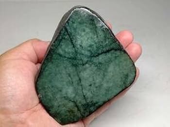 Amazon.co.jp: 深緑 696g 翡翠 原石 ヒスイ 鉱物 鑑賞石 糸魚川 水石