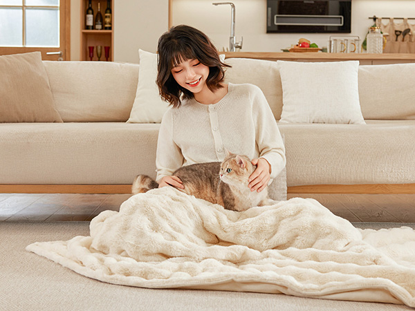 Amazon | 萌えニャンコ 電気毛布 敷き 掛け【まるで猫のような手触り