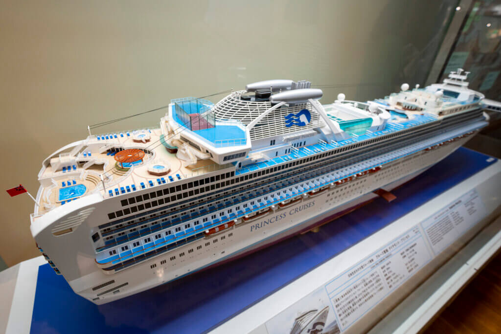 豪華客船 ダイヤモンドプリンセス号 模型 約20㎝ 豪華客船