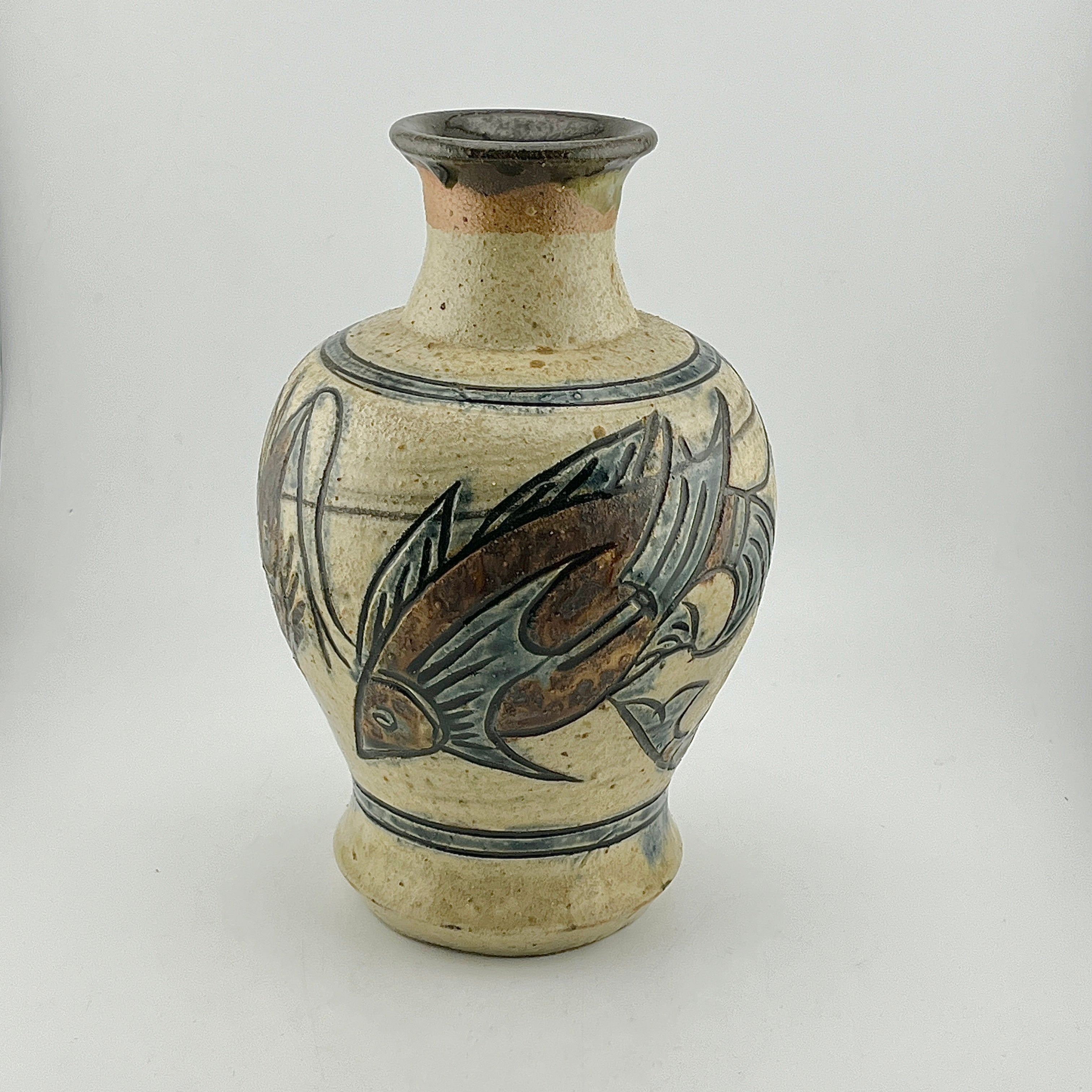 本物保証】金城次郎 壷屋焼 抱瓶(海老魚紋) 共箱 栞 w25.3㎝ 人間国宝