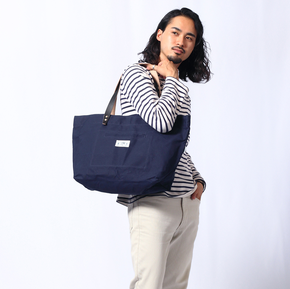 Ark Shaped Paraffin Tote (Navy) | 道田又一商店