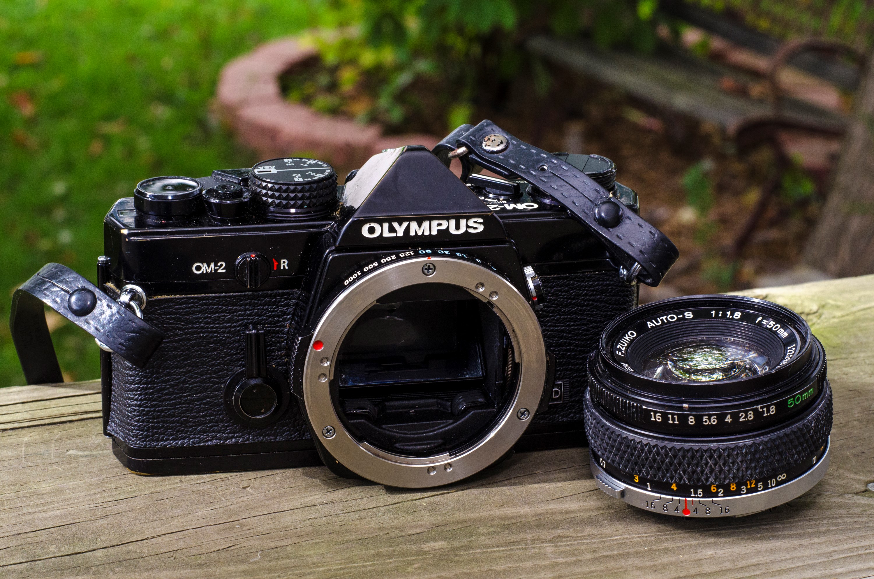Olympus OM-2 MD (1975) - mike eckman dot com
