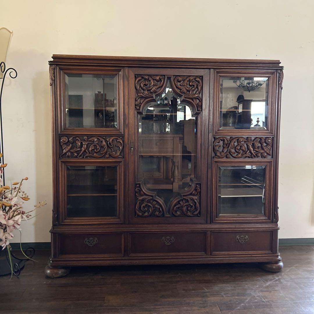 英国製 大型キャビネット アンティーク家具 クラシカル 鍵付き