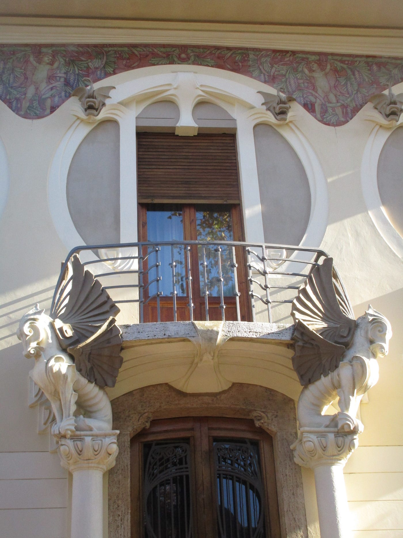 アール・ヌーヴォー様式鶴絵のカラフェ銀の装飾付き