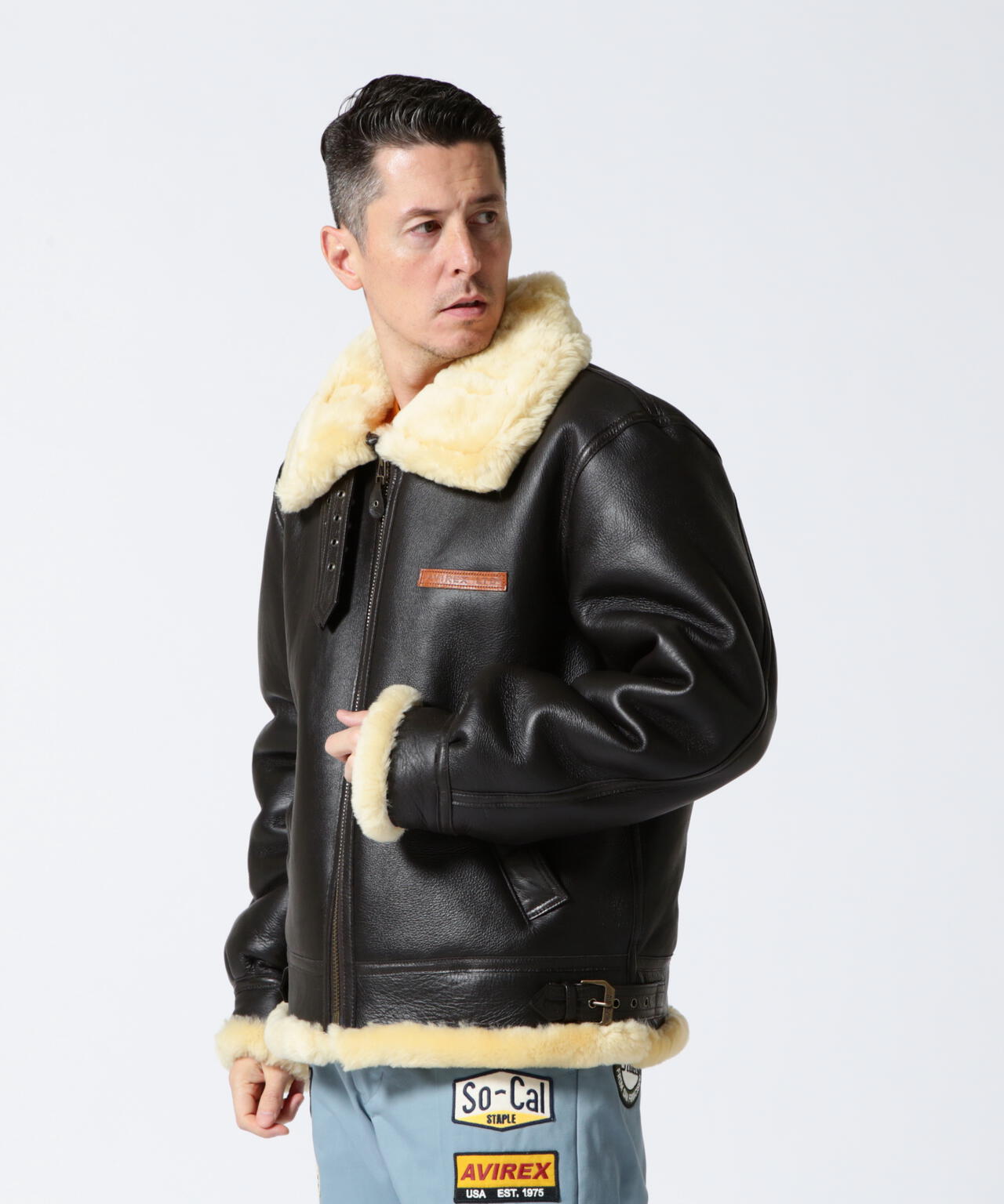 AVIREX USA B-17 モデル 戦闘機 時計 音声付き AVIREX USA B-17 モデル