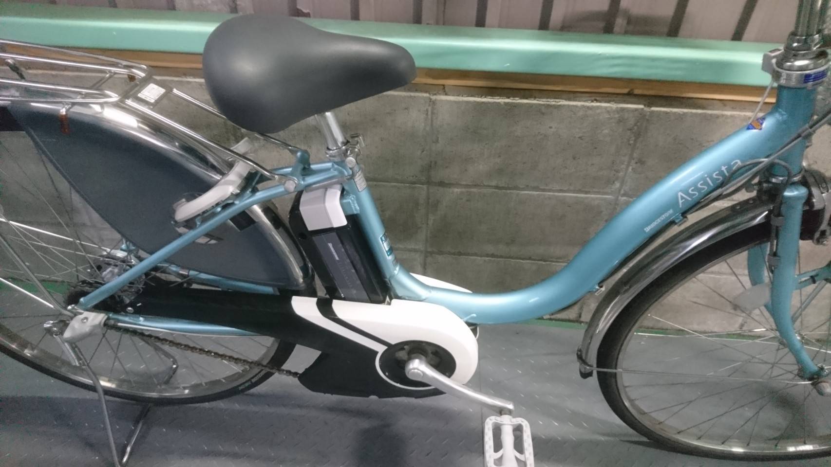 ayano BRIDGESTONE 電動アシスト自転車 水色 前面 ayano BRIDGESTONE